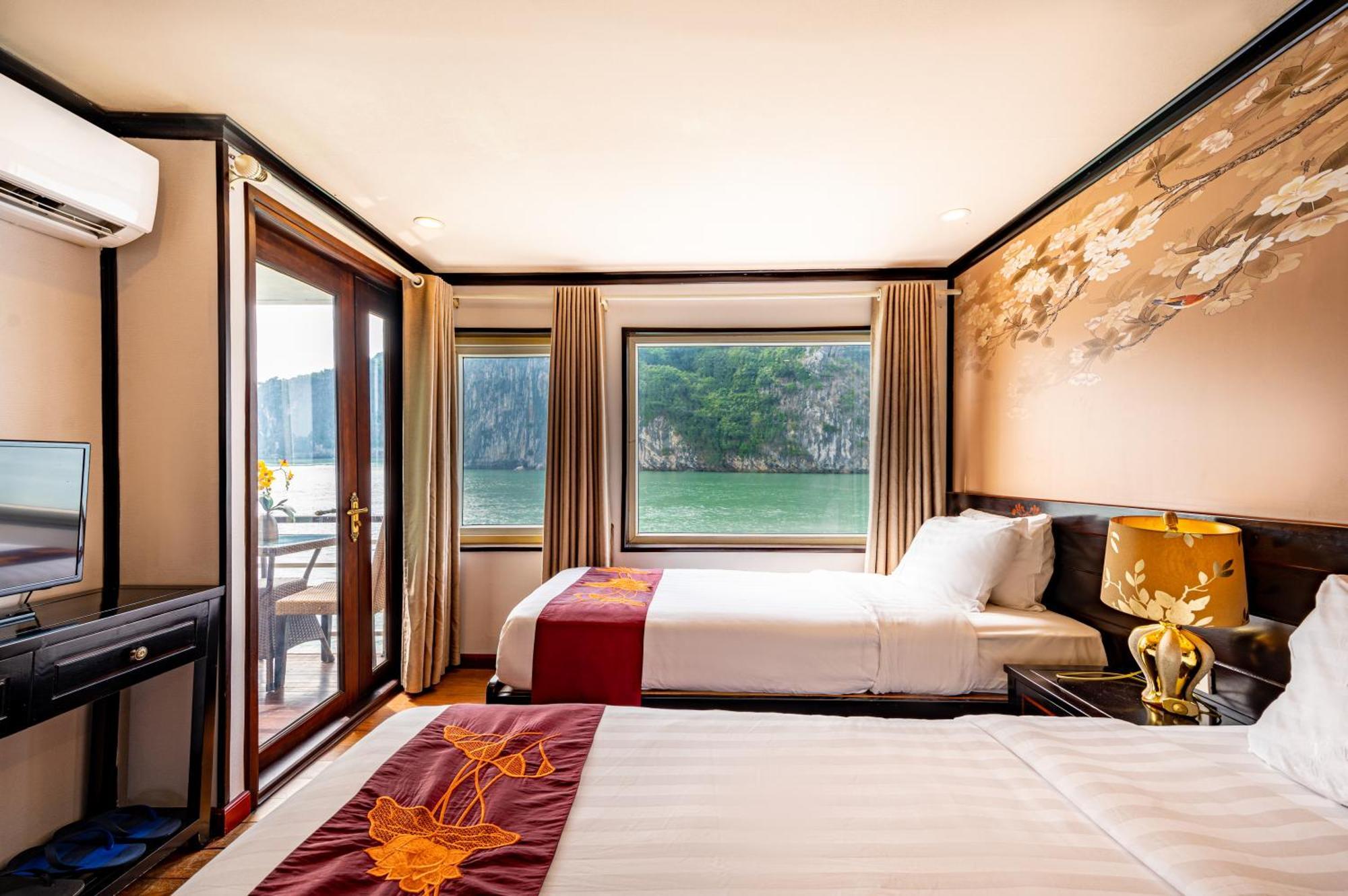 Dragon Crown Legend Cruise Hotel Ha Long Exterior photo