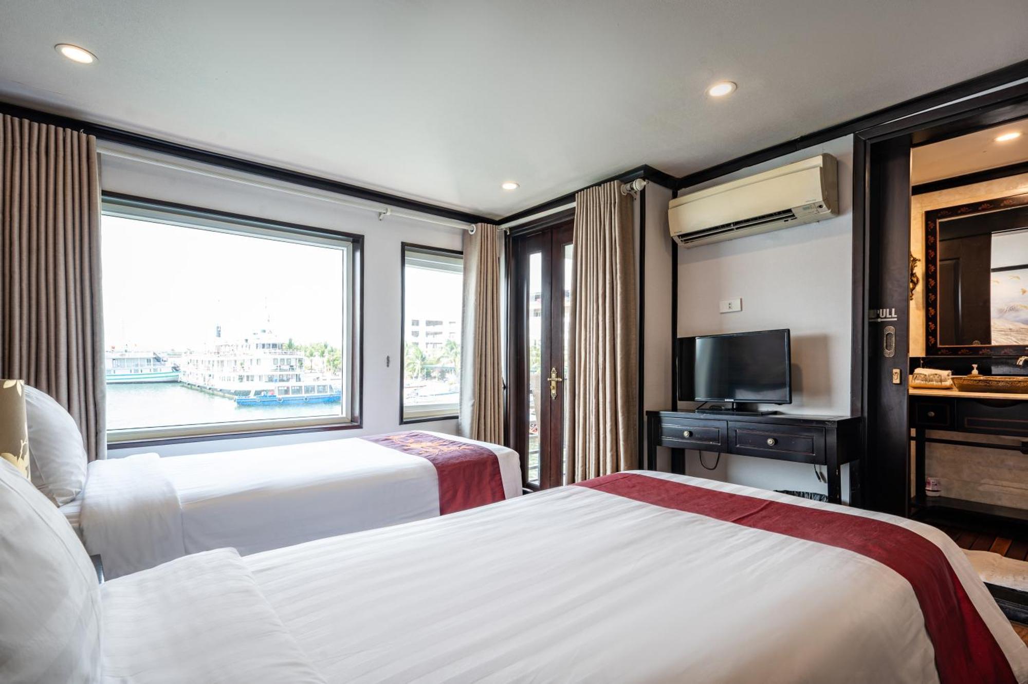 Dragon Crown Legend Cruise Hotel Ha Long Exterior photo