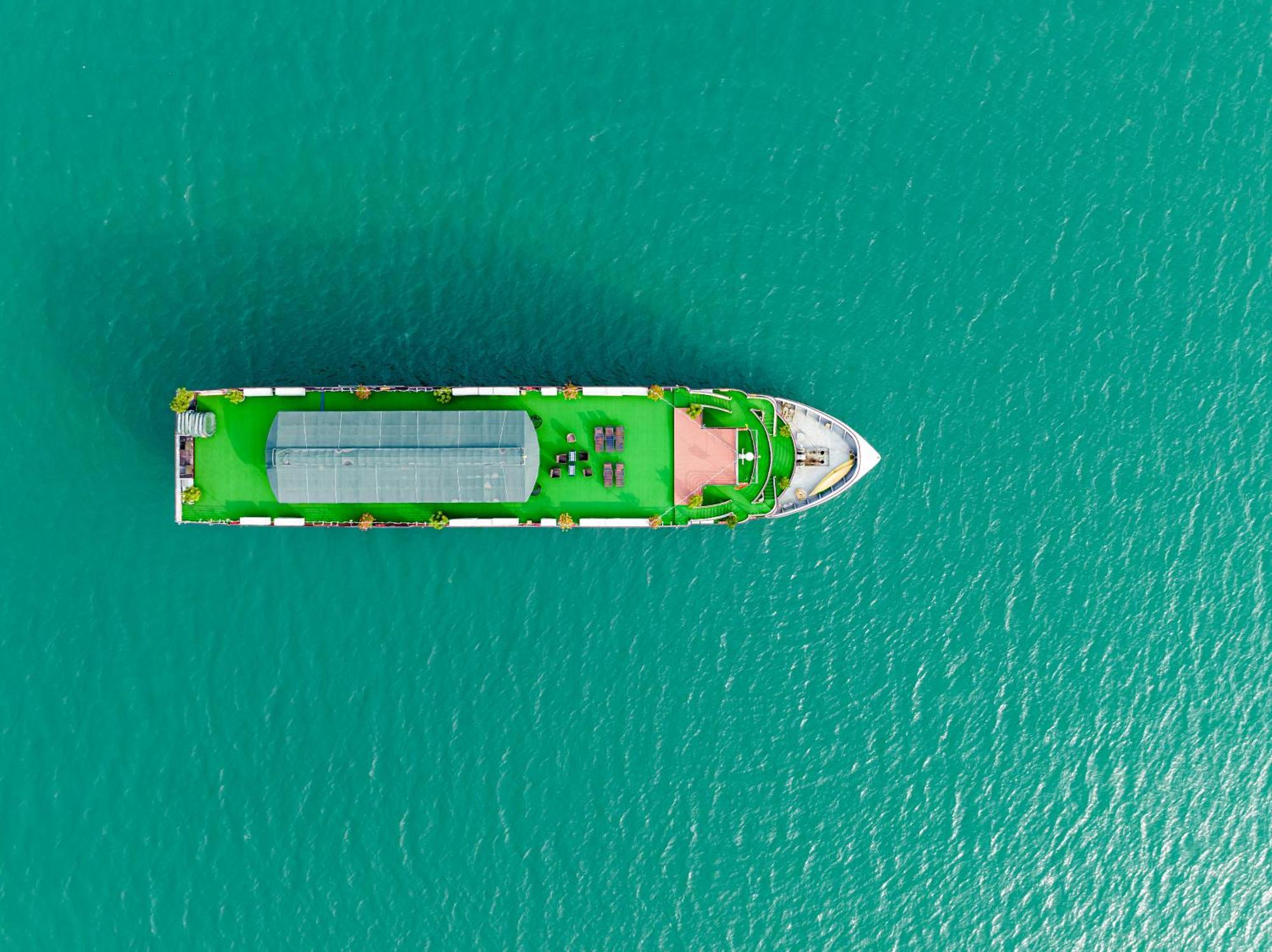 Dragon Crown Legend Cruise Hotel Ha Long Exterior photo